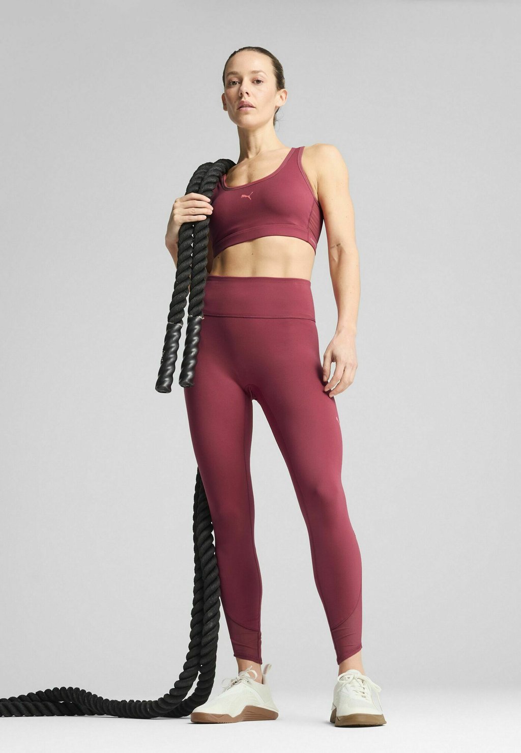 Спортивный бюстгальтер средней поддержки Puma, бургундия
Спортивный бюстгальтер средней поддержки Puma, бургундия