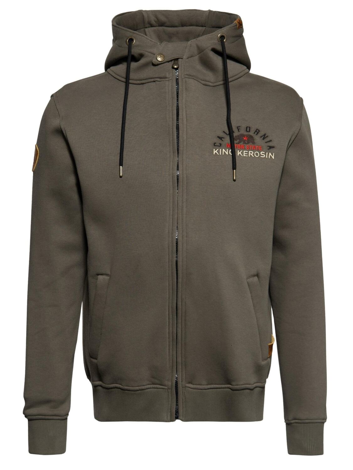 King Kerosin Толстовка с молнией 'KK Adventure Gear - Motor State California' в оливковом цвете, Зеленый, King Kerosin Толстовка с молнией 'KK Adventure Gear - Motor State California' в оливковом цвете
King Kerosin Толстовка с молнией 'KK Adventure Gear - Motor State California' в оливковом цвете, Зеленый, King Kerosin Толстовка с молнией 'KK Adventure Gear - Motor State California' в оливковом цвете