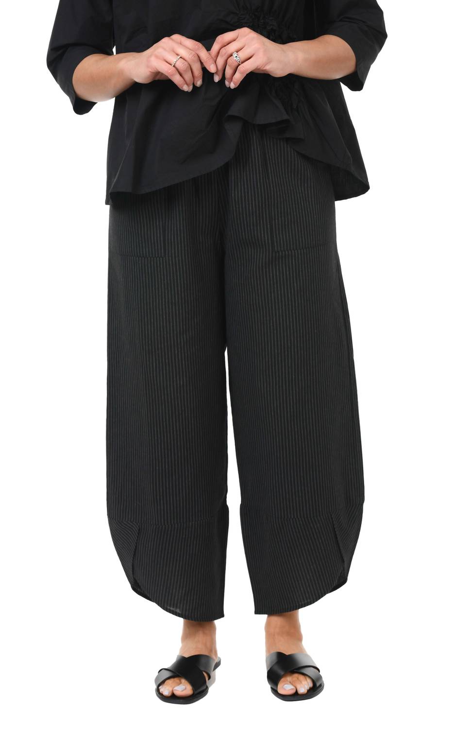 Ариана Брюки в полоску Манчестер Tulip Clothing, Manchester Stripe
Ариана Брюки в полоску Манчестер Tulip Clothing, Manchester Stripe