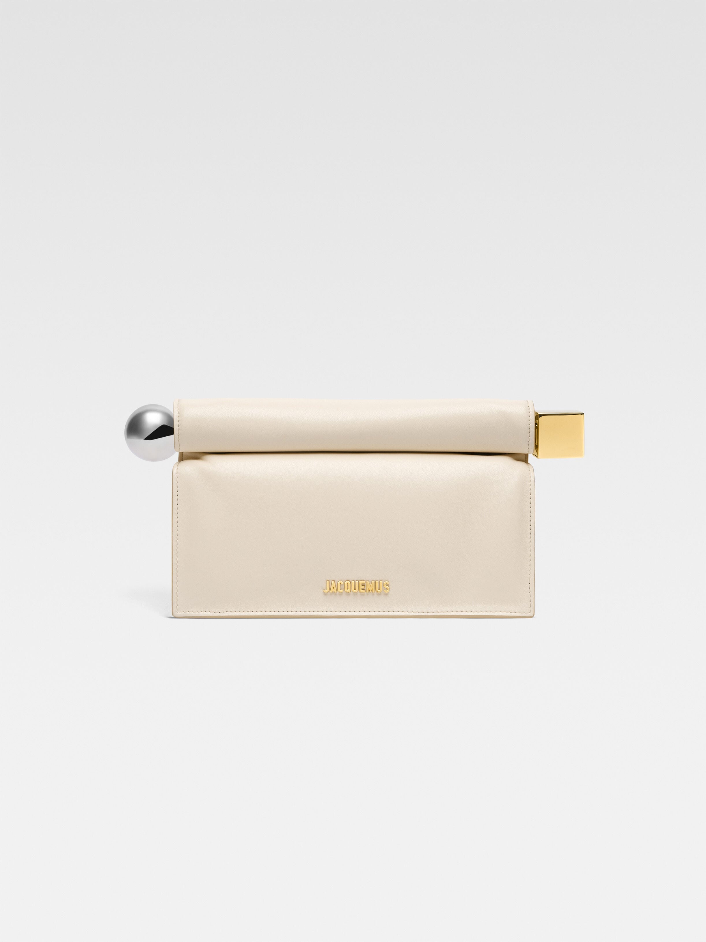 Клатч Take-out JACQUEMUS The Rond Carré clutch, светлый слоновая кость
Клатч Take-out JACQUEMUS The Rond Carré clutch, светлый слоновая кость