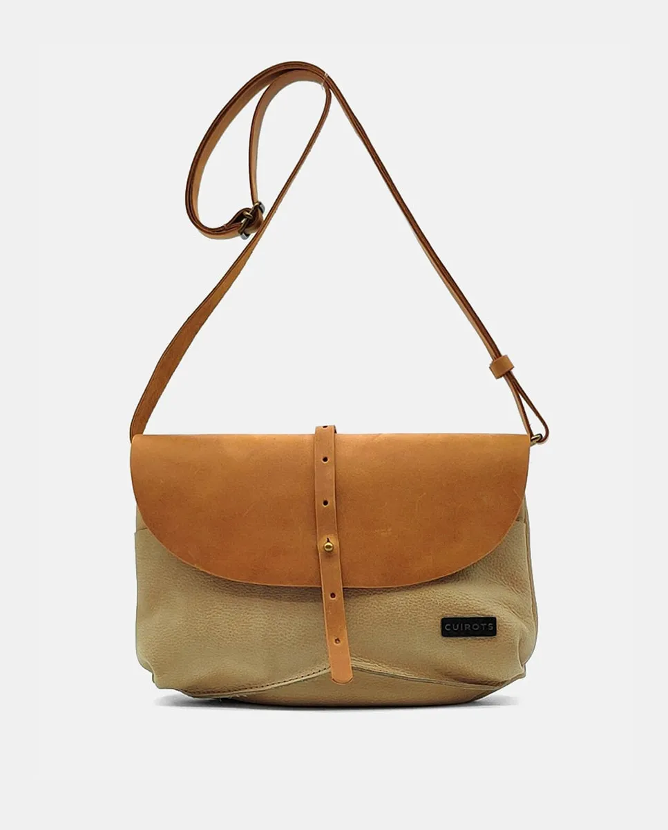 Маленькая сумка через плечо с ОРИГИНАЛЬНЫМ клапаном из кожи CUIROTS, цвет Topo
Маленькая сумка через плечо с ОРИГИНАЛЬНЫМ клапаном из кожи CUIROTS, цвет Topo