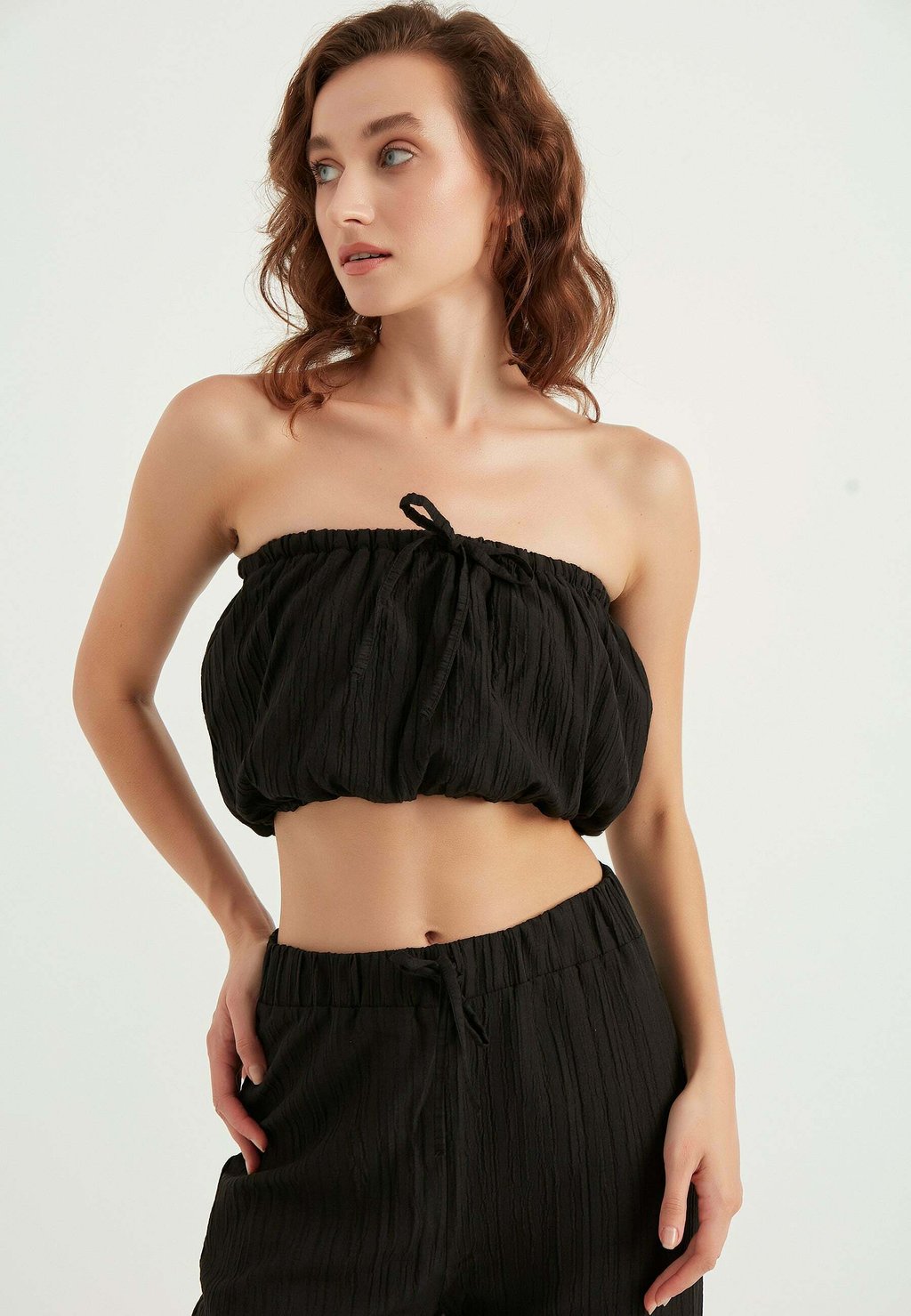 Топ BALLOON SHAPED CROP Chiquelle, черный
Топ BALLOON SHAPED CROP Chiquelle, черный