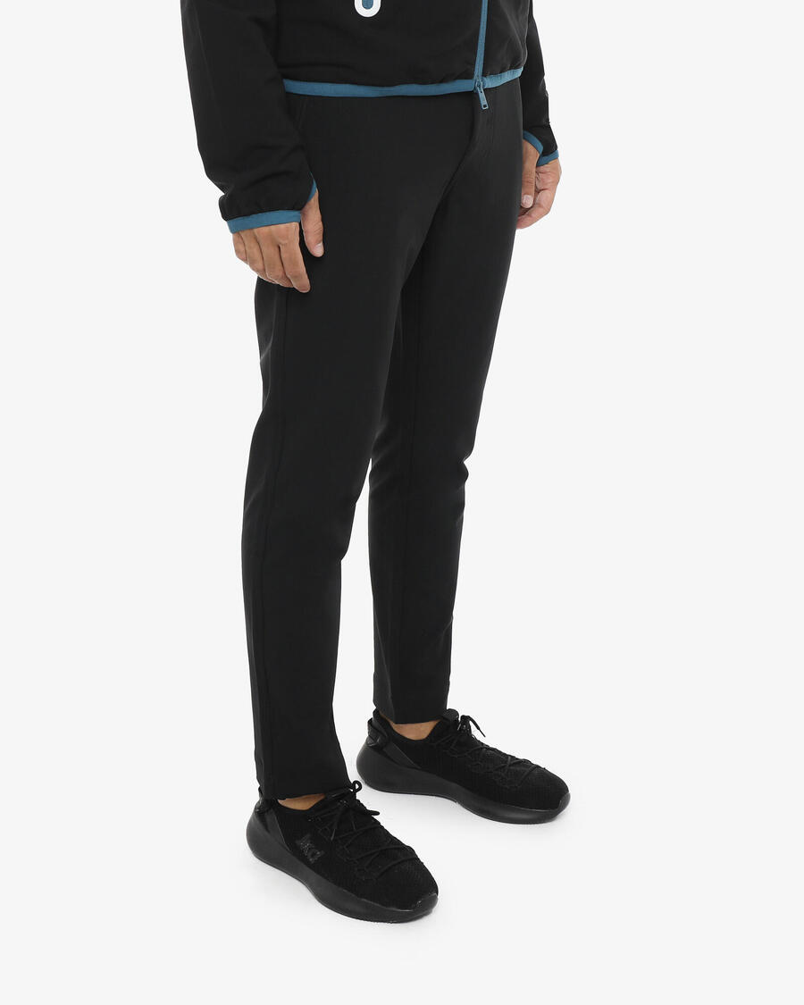 JAKED Черные синтетические спортивные брюки для мужчин
JAKED Черные синтетические спортивные брюки для мужчин