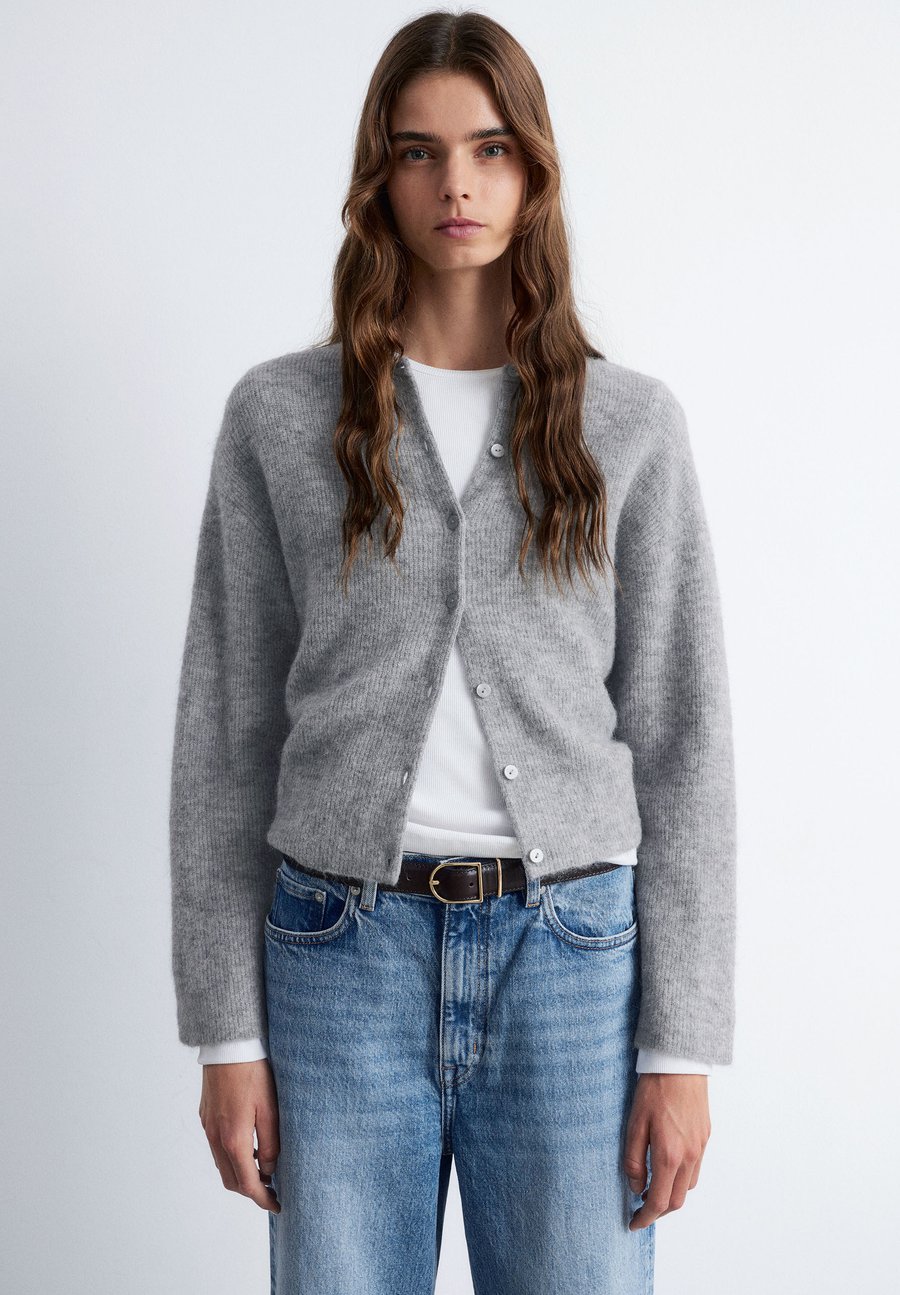 Кардиган & other stories Cardigan, Grey
Кардиган & other stories Cardigan, Grey