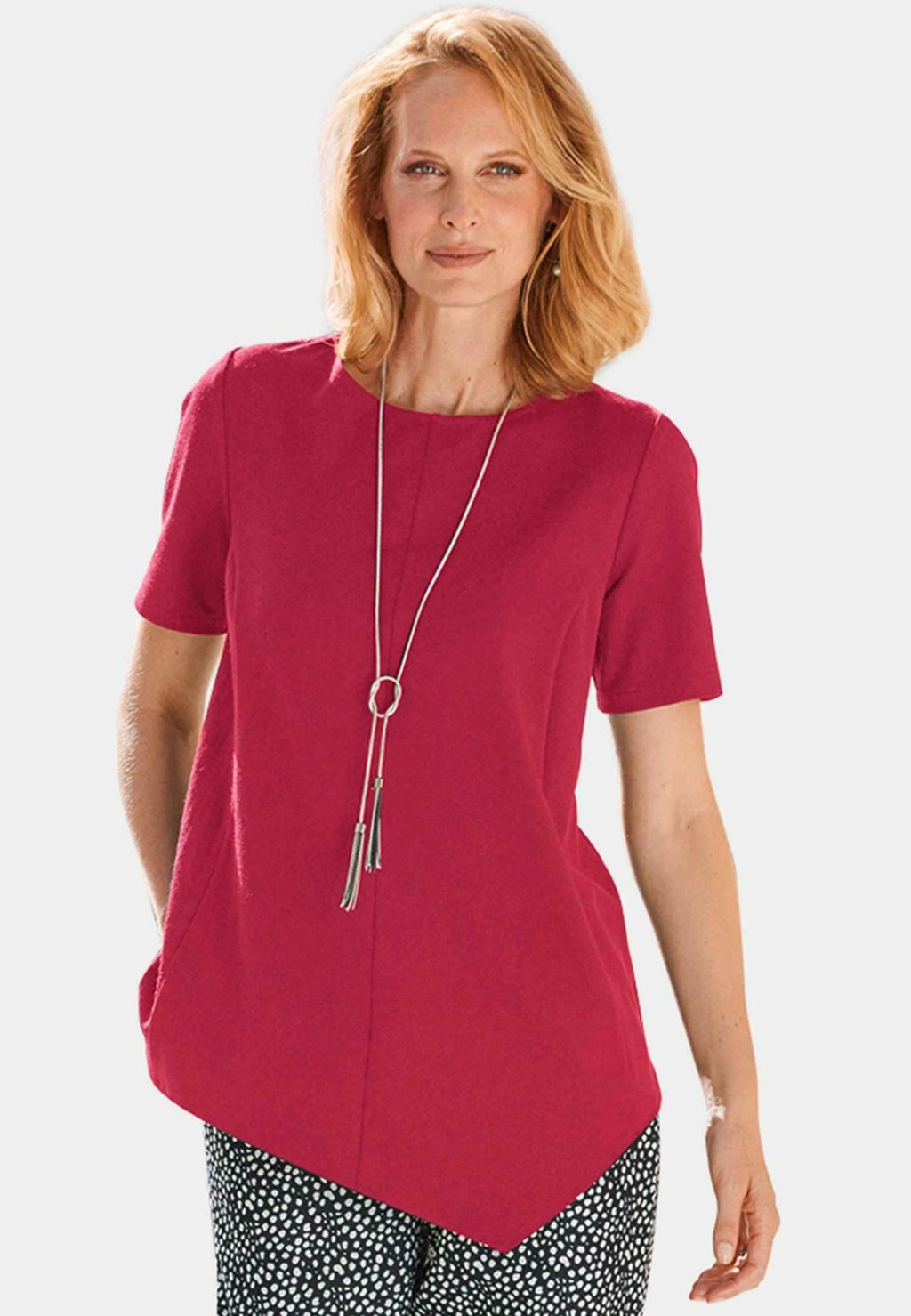 Футболка с принтом GOLDNER, красный
Футболка с принтом GOLDNER, красный