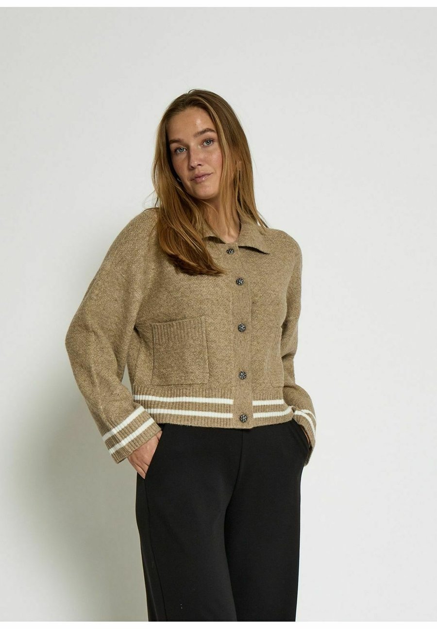 Кардиган PEPPERCORN KAMILLA, Kelp Sand/Brown
Кардиган PEPPERCORN KAMILLA, Kelp Sand/Brown