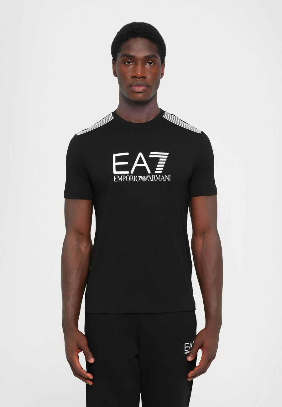 Футболка EA7 Emporio Armani TRAIN LINES TEE, Black Beauty/Black, Черный, Футболка EA7 Emporio Armani TRAIN LINES TEE, Black Beauty/Black
Футболка EA7 Emporio Armani TRAIN LINES TEE, Black Beauty/Black, Черный, Футболка EA7 Emporio Armani TRAIN LINES TEE, Black Beauty/Black