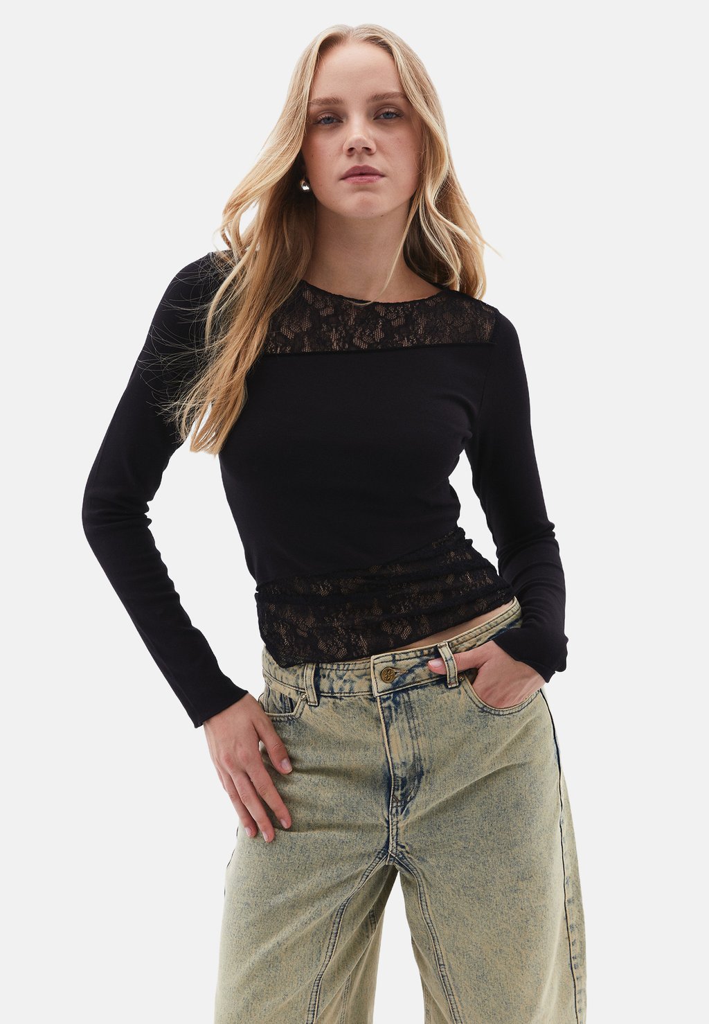 Топ с длинными рукавами MET RONDE HALS EN DETAIL OXXO, черный
Топ с длинными рукавами MET RONDE HALS EN DETAIL OXXO, черный