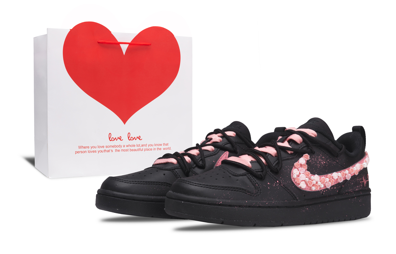 Nike Court Borough Sweetheart Floral Charm 2.0 нескользящие, устойчивые к скольжению низкие кеды для скейтборда black детские
Nike Court Borough Sweetheart Floral Charm 2.0 нескользящие, устойчивые к скольжению низкие кеды для скейтборда black детские