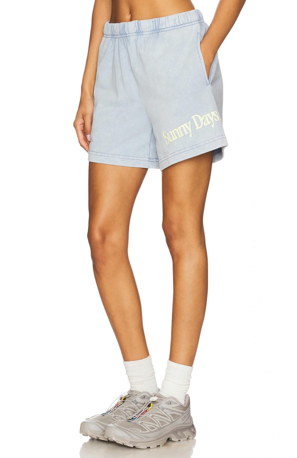 Солнечные шорты в голубом The Mayfair Group
Солнечные шорты в голубом The Mayfair Group