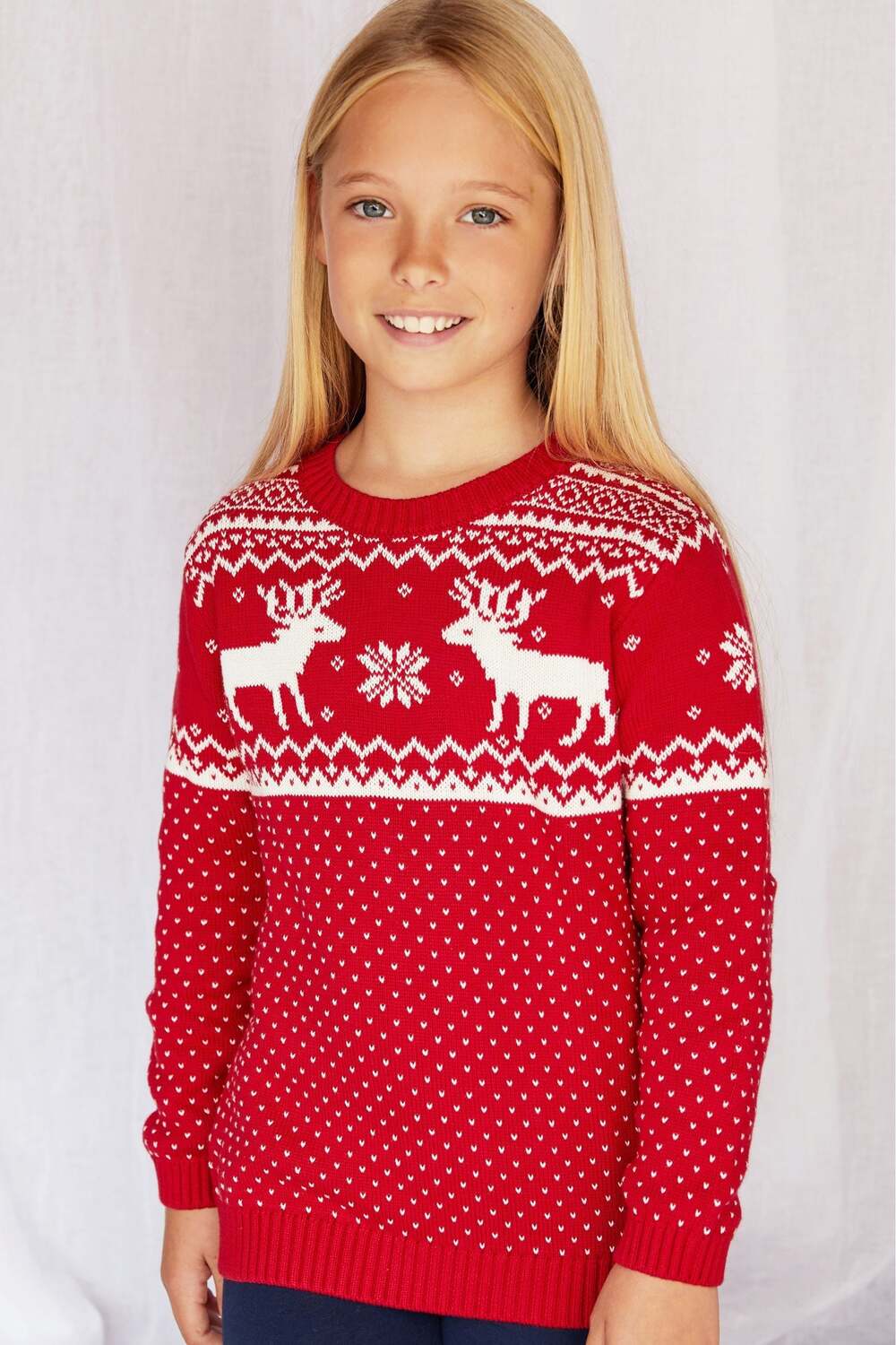 Детский рождественский свитер-фейрайл с оленями The Little Tailor, красный
Детский рождественский свитер-фейрайл с оленями The Little Tailor, красный