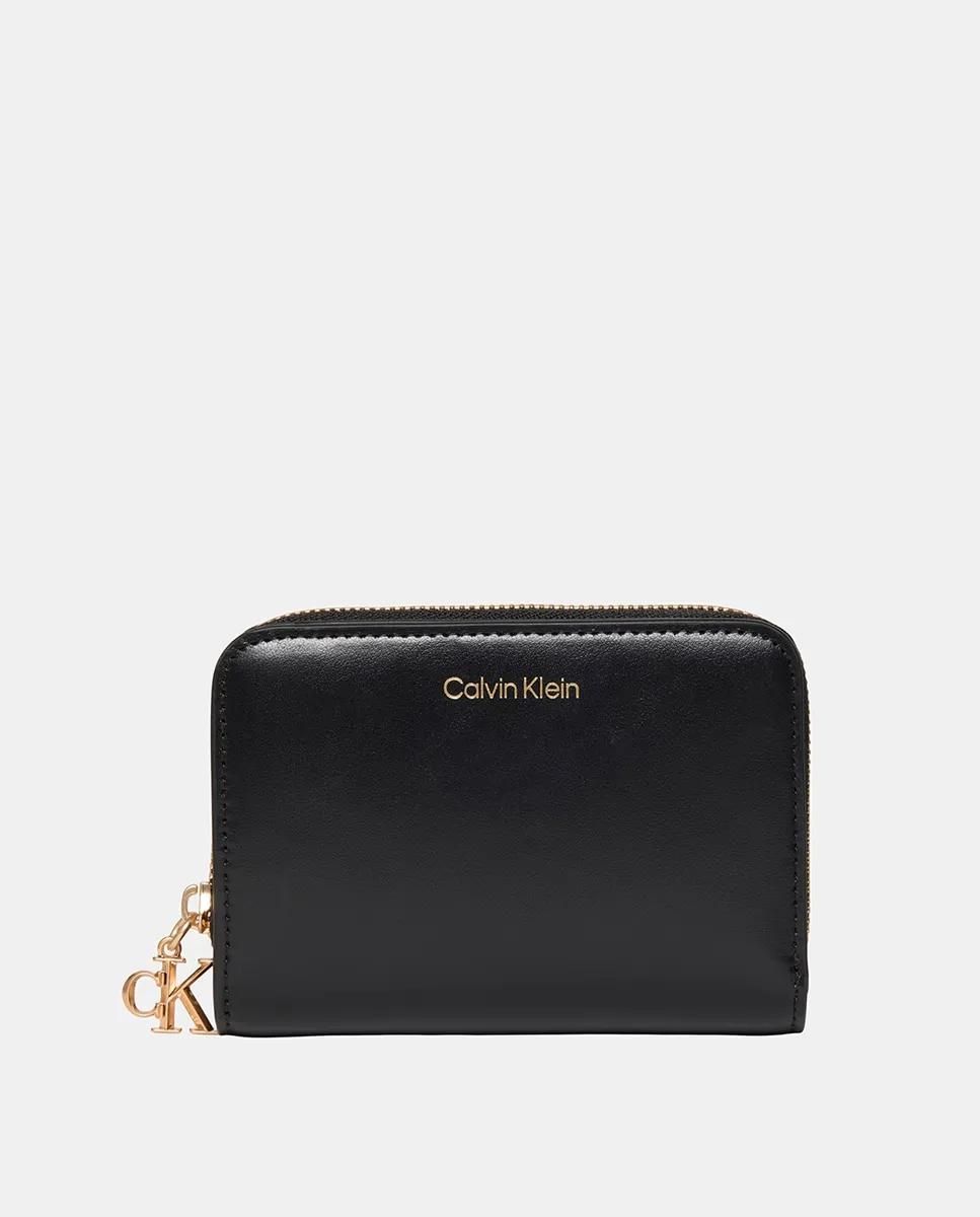 Маленькая сумочка с логотипом Calvin Klein, черный
Маленькая сумочка с логотипом Calvin Klein, черный