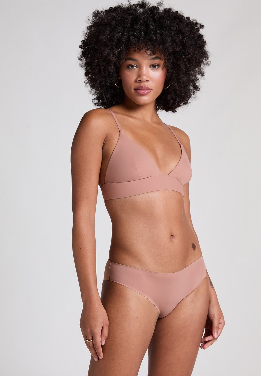 Брифы Hunkemöller INVISIBLE BRAZILIAN, Brown
Брифы Hunkemöller INVISIBLE BRAZILIAN, Brown