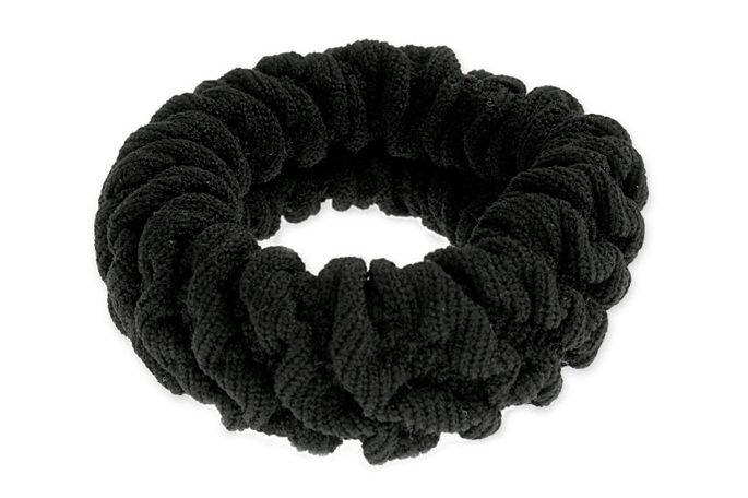 Jubileo, Прочная черная резинка с крупными рюшами
Jubileo, Прочная черная резинка с крупными рюшами