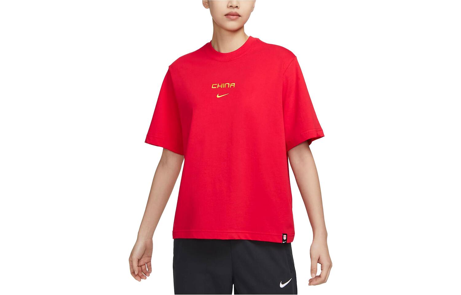 Женская футболка Nike, цвет Challenge Red
Женская футболка Nike, цвет Challenge Red