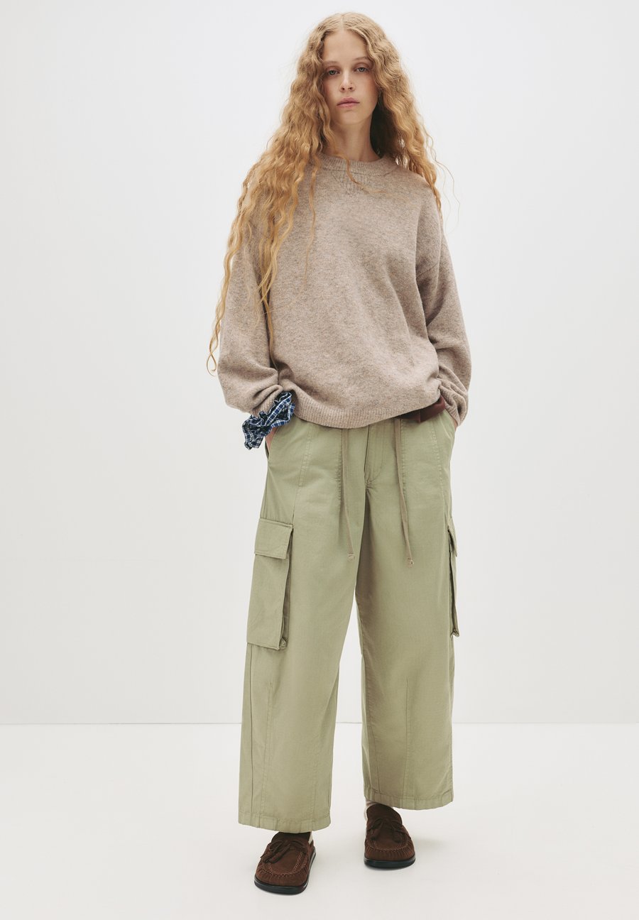 Джемпер PULL&BEAR Jumper, Mottled Ochre
Джемпер PULL&BEAR Jumper, Mottled Ochre