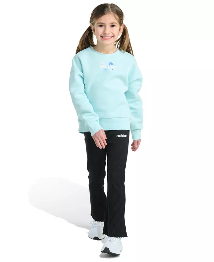 Детский комплект из двух предметов: флисовая толстовка с воротником-стойкой и брюки-клеш с резинкой Adidas, мультиколор
Детский комплект из двух предметов: флисовая толстовка с воротником-стойкой и брюки-клеш с резинкой Adidas, мультиколор