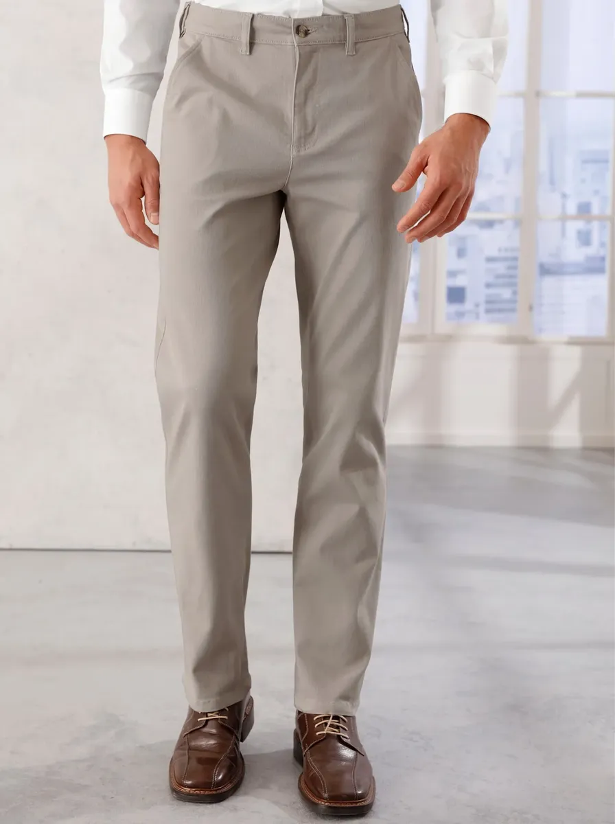 Классические брюки от костюма Classic, бежевый
Классические брюки от костюма Classic, бежевый