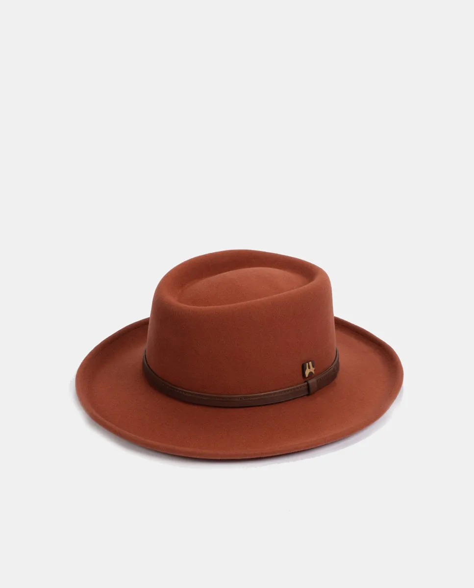 Шляпа-гэмблер Aranda, коричневый
Шляпа-гэмблер Aranda, коричневый