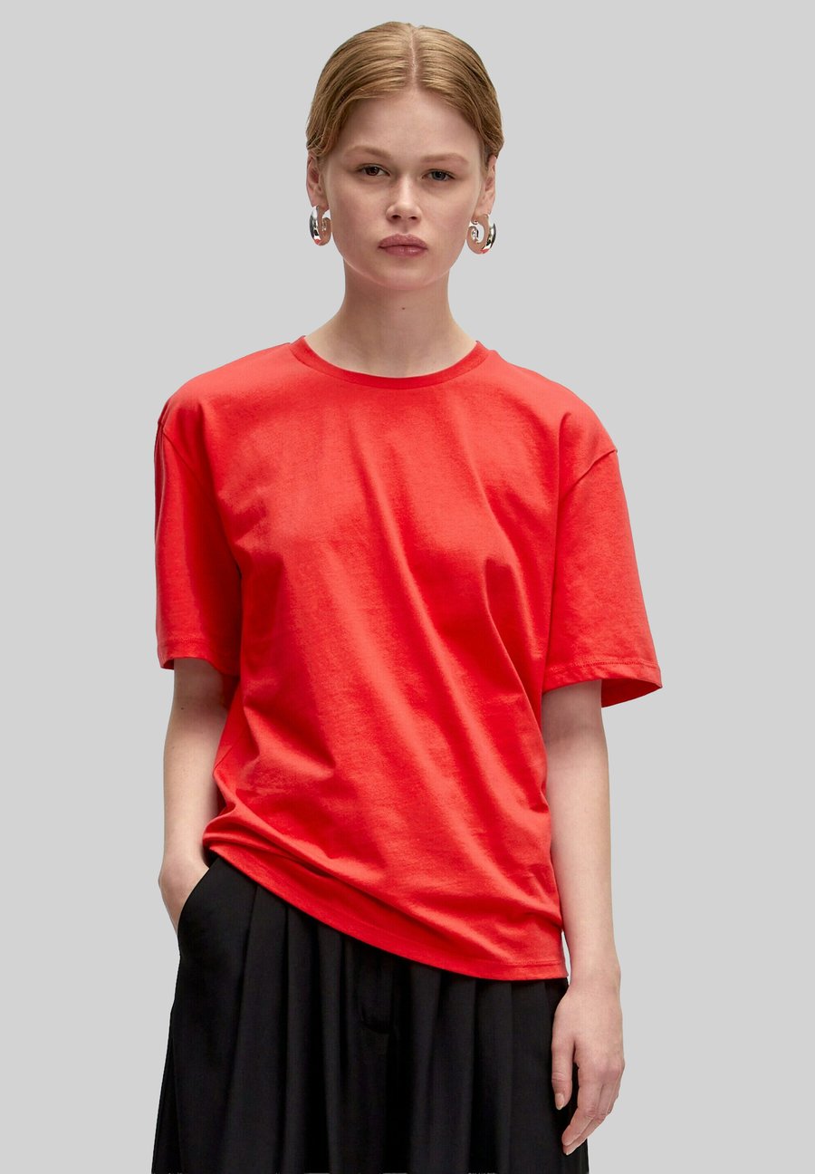 Футболка EDITED MILLY, Rot/Red, Красный, Футболка EDITED MILLY, Rot/Red
Футболка EDITED MILLY, Rot/Red, Красный, Футболка EDITED MILLY, Rot/Red