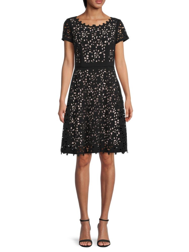 Платье А-силуэта с кружевом Focus By Shani, цвет Black Nude
Платье А-силуэта с кружевом Focus By Shani, цвет Black Nude