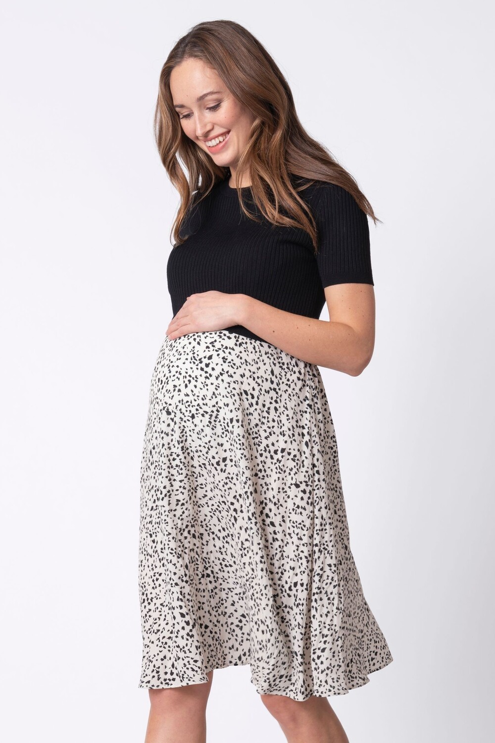 Бело-черное платье с вязаным верхом из коллекции для беременных и кормящих женщин Seraphine, черный
Бело-черное платье с вязаным верхом из коллекции для беременных и кормящих женщин Seraphine, черный