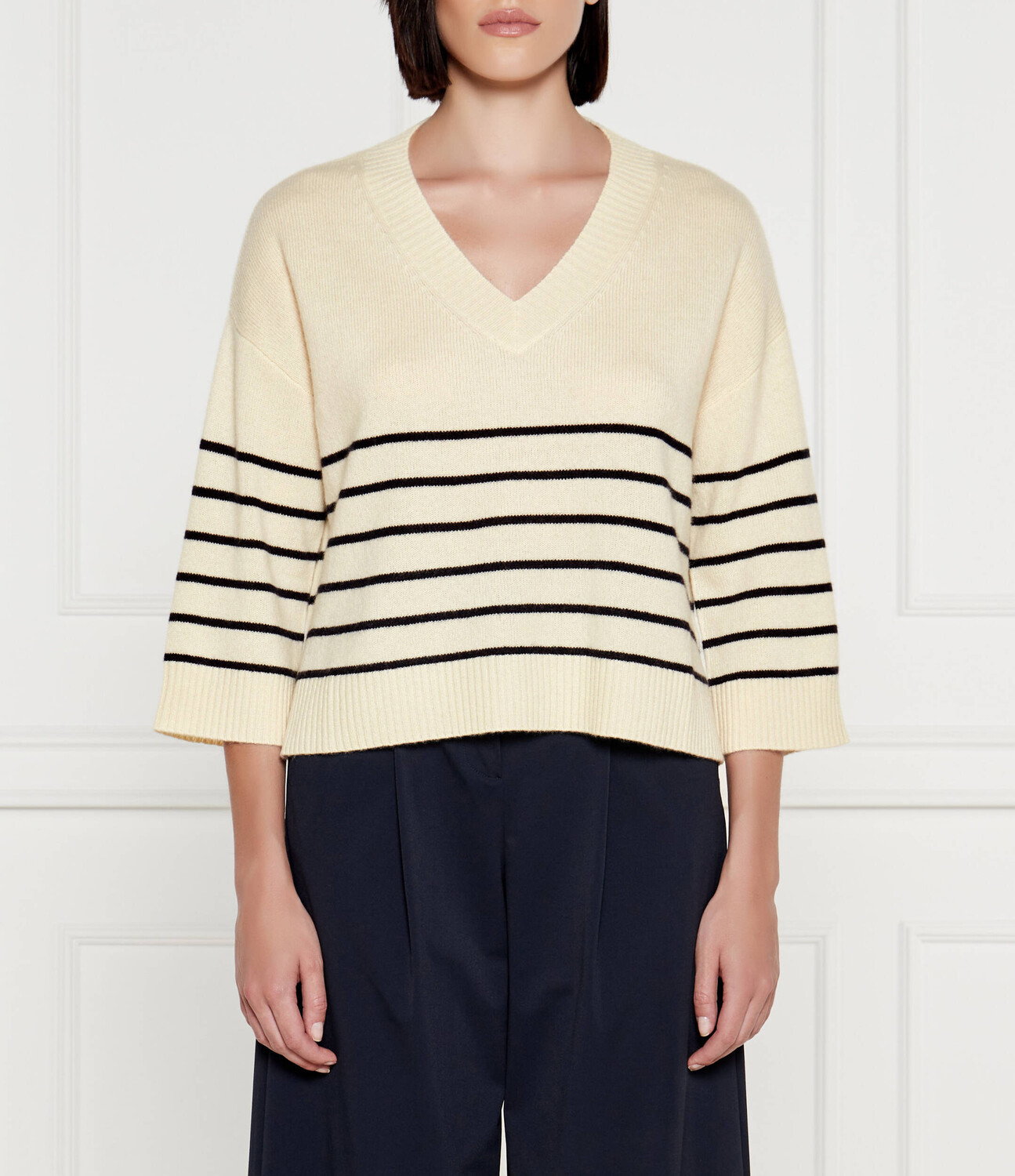 Кашемировый свитер Weekend MaxMara Relaxed fit, экрю
Кашемировый свитер Weekend MaxMara Relaxed fit, экрю