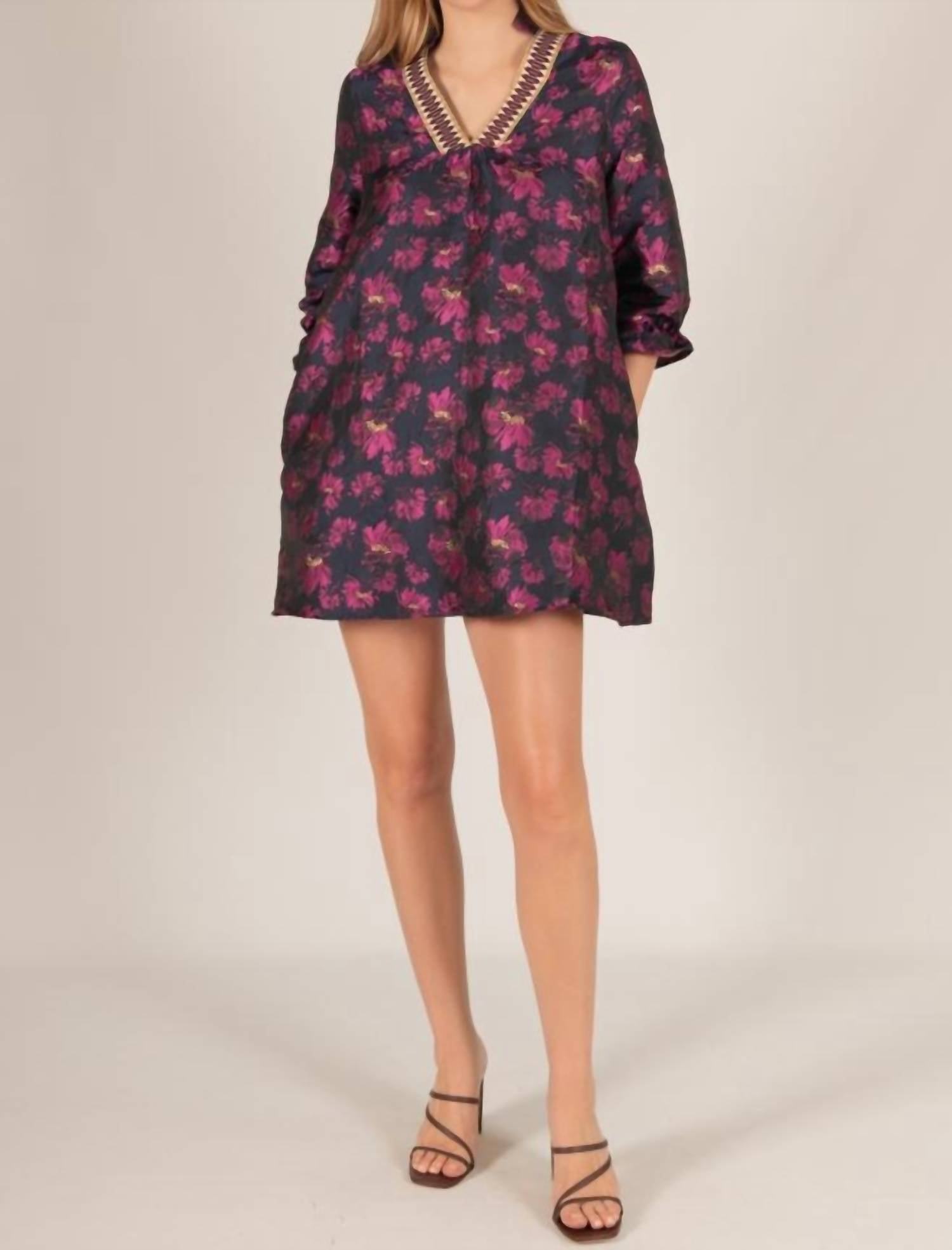 Флоральное жаккардовое платье с рукавом 3/4 в цвете морской волны/фуксия Before You Collection
Флоральное жаккардовое платье с рукавом 3/4 в цвете морской волны/фуксия Before You Collection