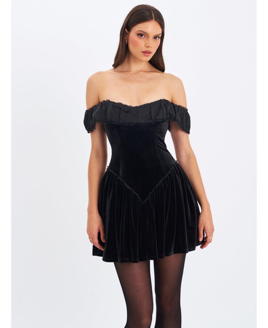 Женское мини-платье Daisha черного цвета с кружевной отделкой, открытыми плечами и сборками Miss Circle, Black
Женское мини-платье Daisha черного цвета с кружевной отделкой, открытыми плечами и сборками Miss Circle, Black