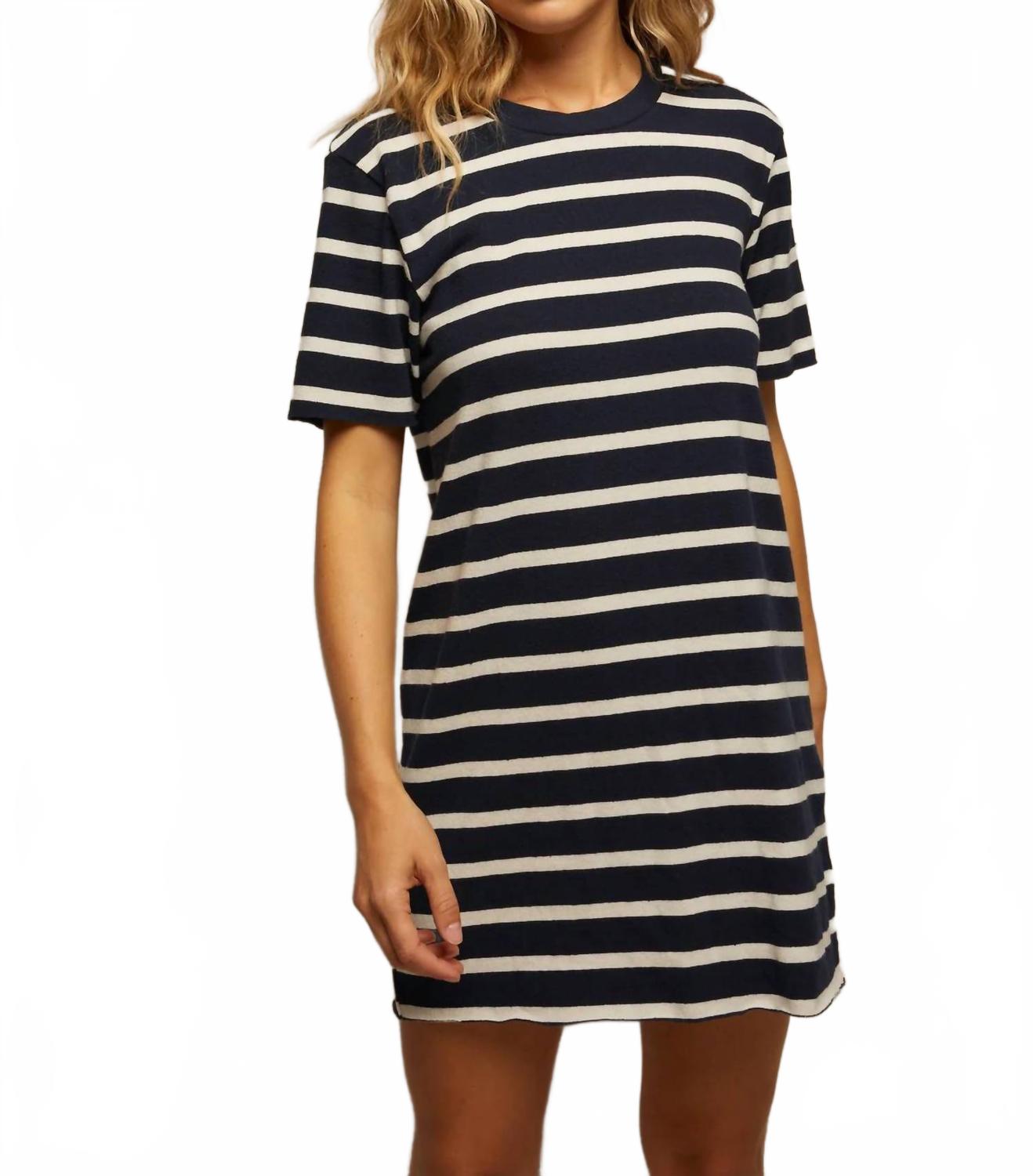 Рубашка-платье в полоску Rhett в цвете Navy Natural PERFECTWHITETEE
Рубашка-платье в полоску Rhett в цвете Navy Natural PERFECTWHITETEE