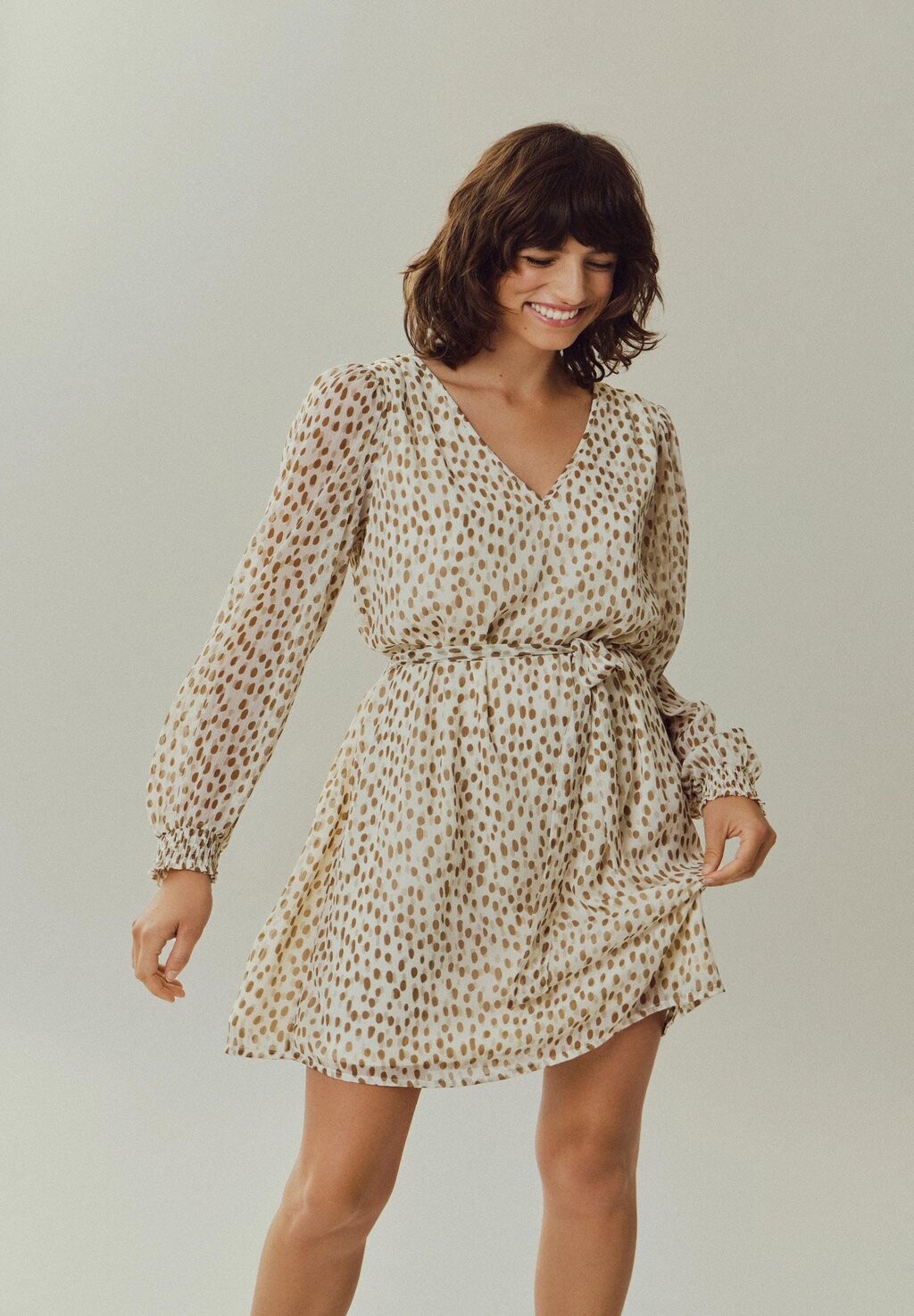 Платье летнее Falia Smock V-Neck L S-Noos VILA, цвет birch aop nori
Платье летнее Falia Smock V-Neck L S-Noos VILA, цвет birch aop nori