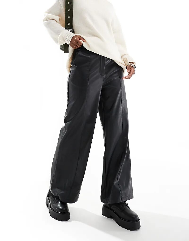 Широкие брюки из искусственной кожи с контрастным поясом черного цвета Miss Selfridge
Широкие брюки из искусственной кожи с контрастным поясом черного цвета Miss Selfridge