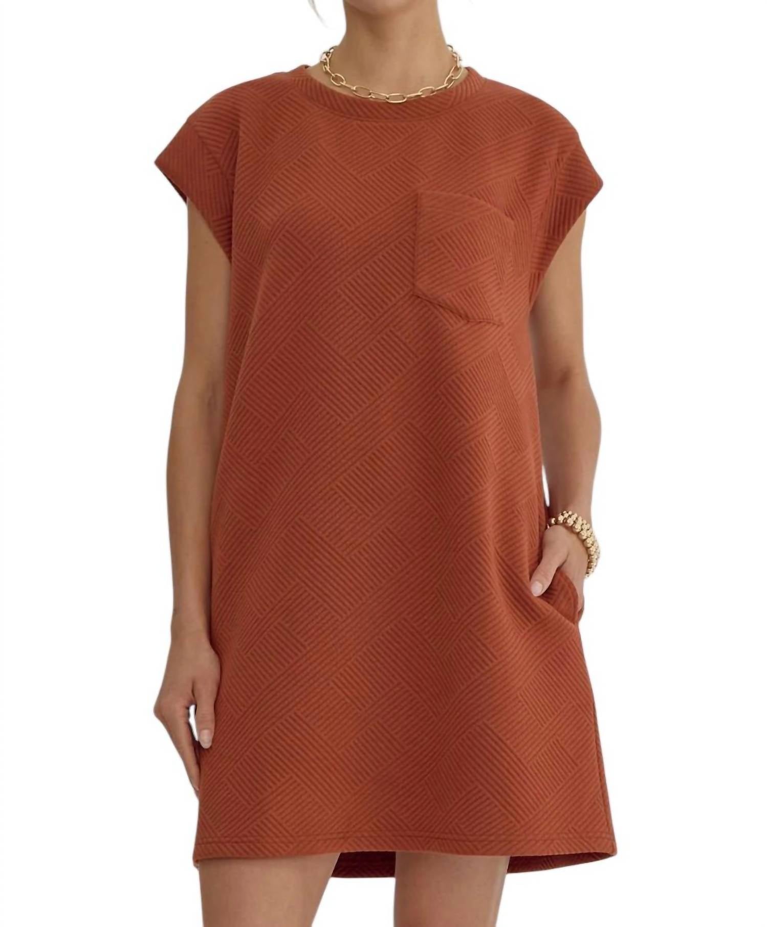 Текстурированное мини-платье цвета ржавчины entro, цвет rust
Текстурированное мини-платье цвета ржавчины entro, цвет rust