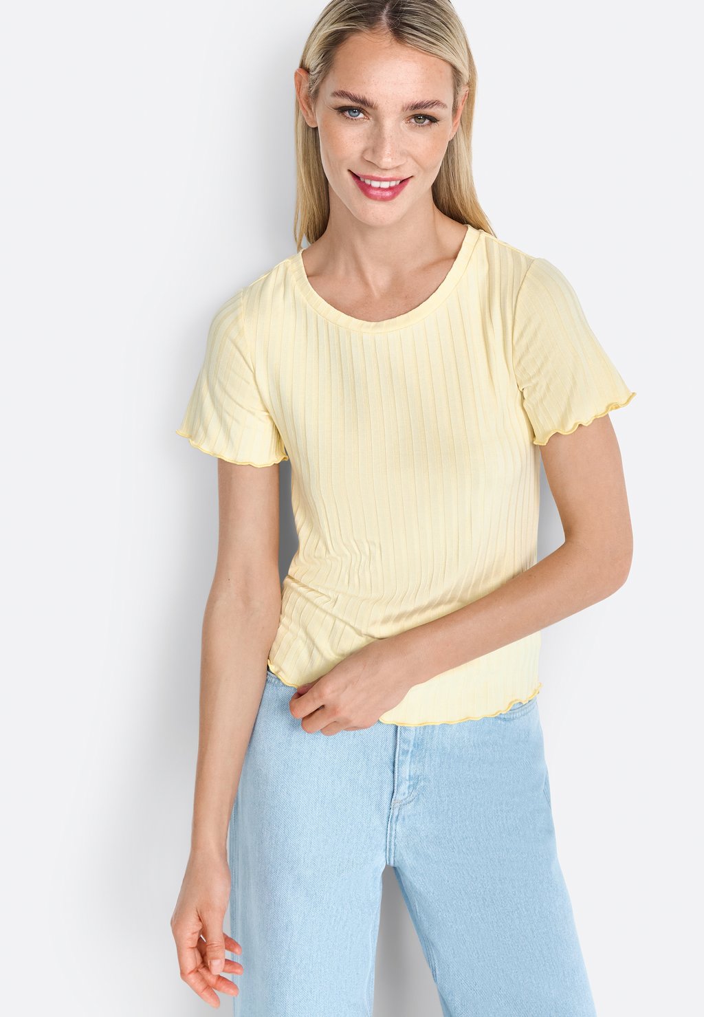 Базовая футболка Rich & Royal, светло-желтый
Базовая футболка Rich & Royal, светло-желтый