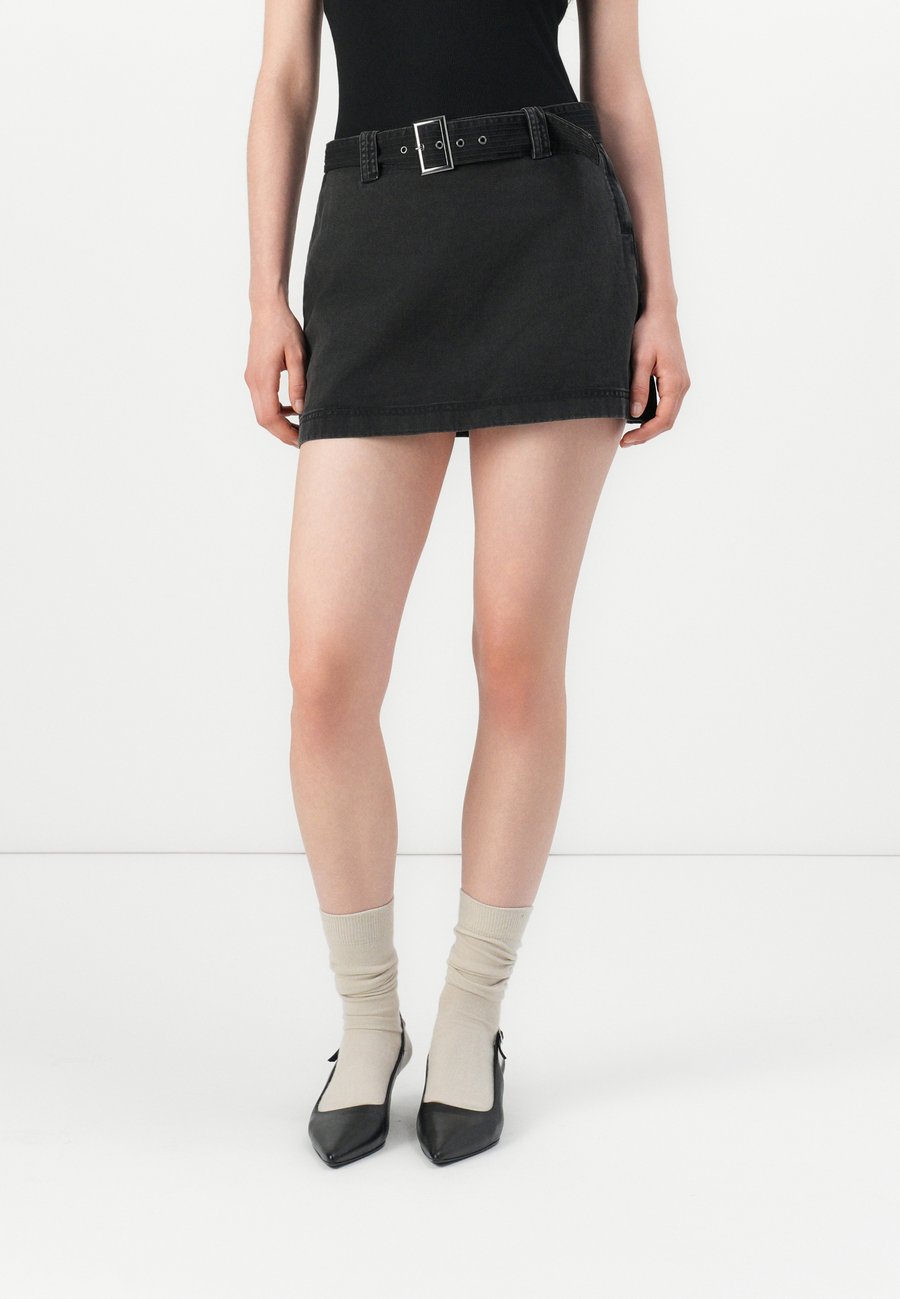 Юбка GAP BELTED SKORT, True Black/Black
Юбка GAP BELTED SKORT, True Black/Black