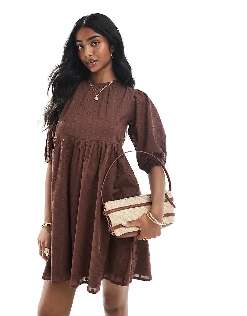 Коричневое мини-платье Wednesday's Girl с объемными рукавами и фактурной сборкой
Коричневое мини-платье Wednesday's Girl с объемными рукавами и фактурной сборкой