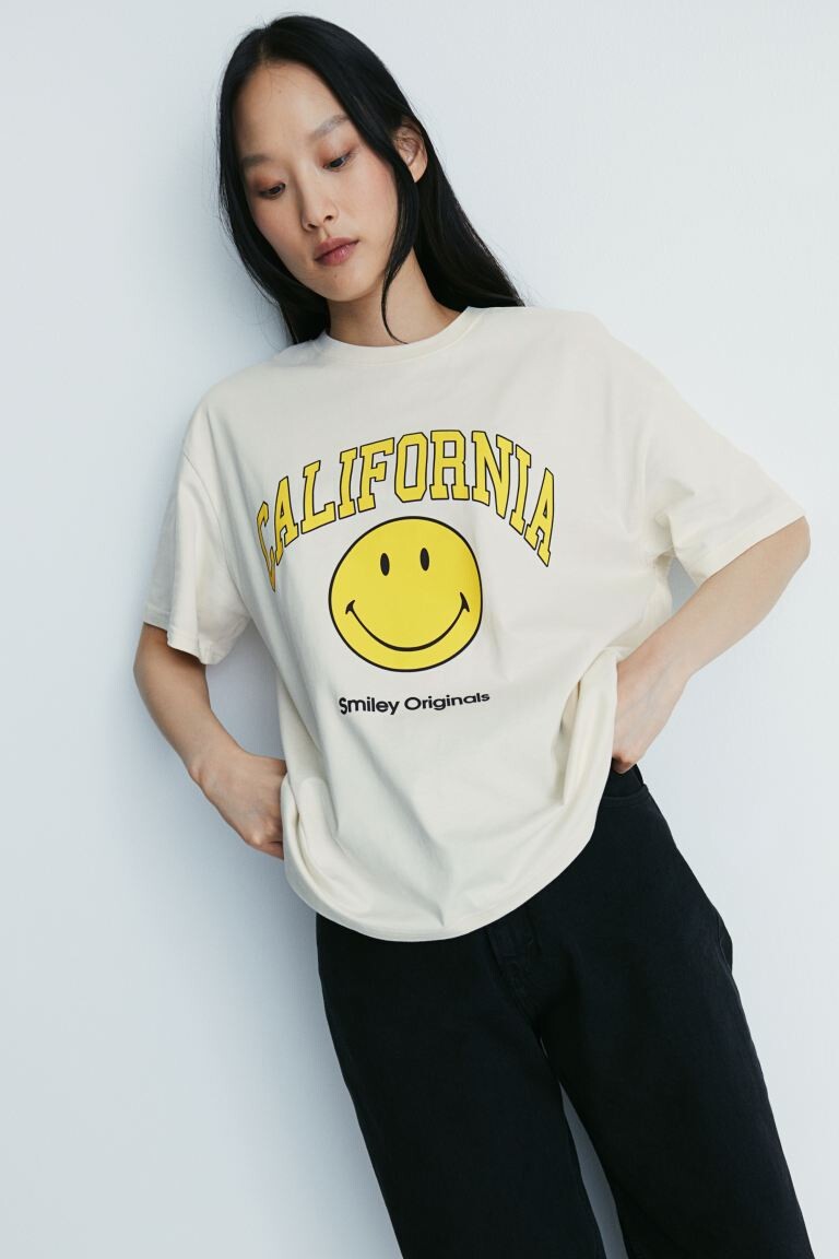 Футболка оверсайз с принтом H&M, бежевый
Футболка оверсайз с принтом H&M, бежевый