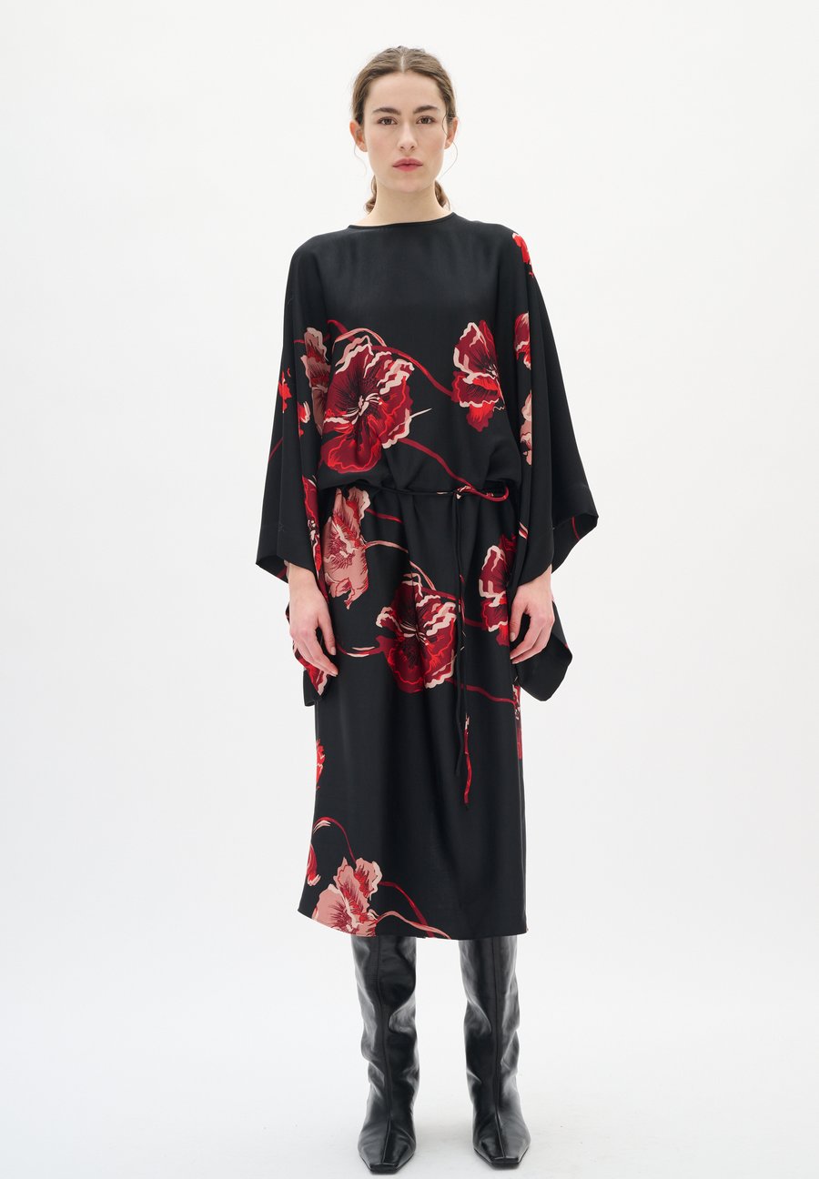 Платье InWear DAWN, Black Poppy Rose/Black
Платье InWear DAWN, Black Poppy Rose/Black