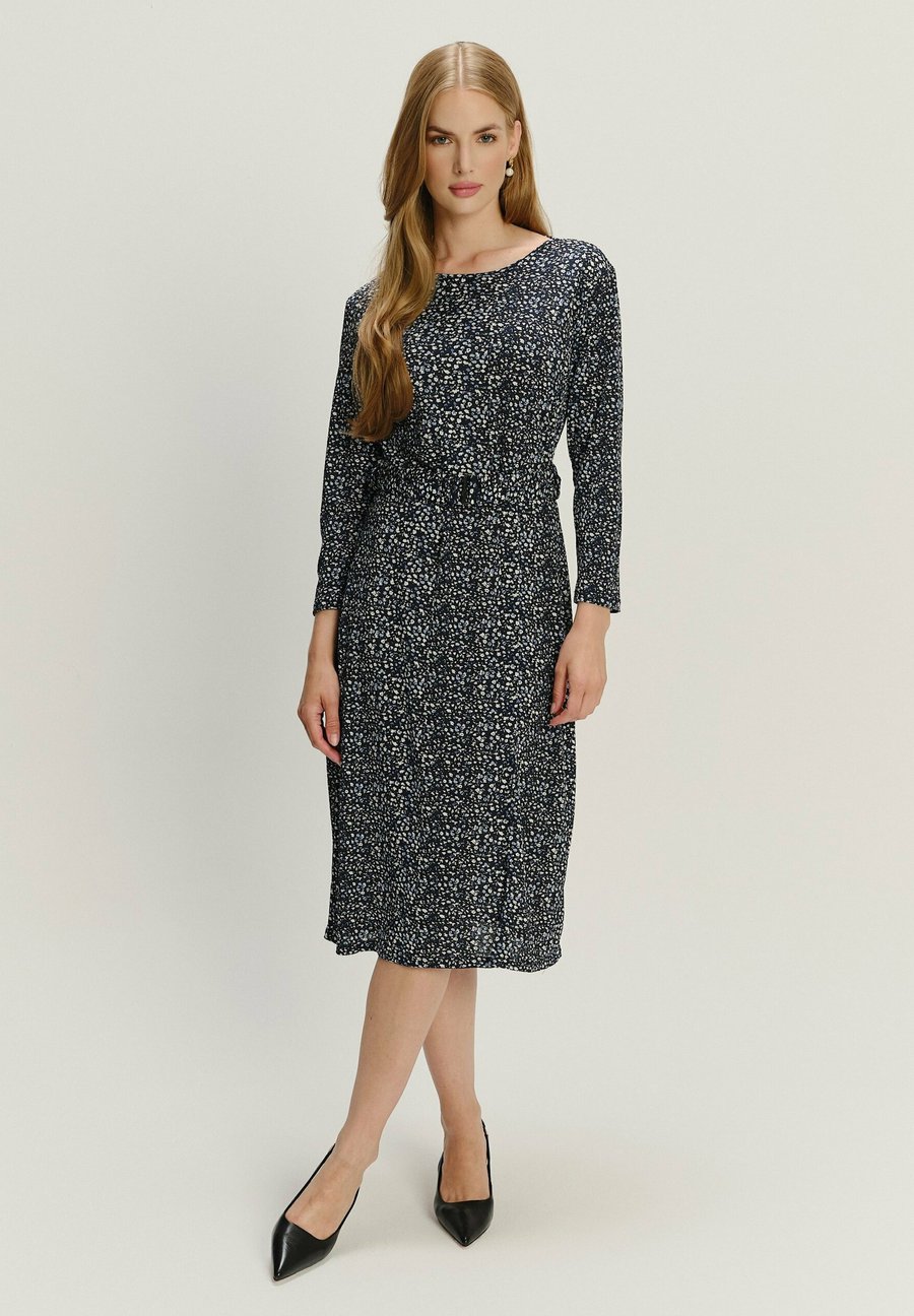 Платье Greenpoint Day dress, Print/Dark Blue
Платье Greenpoint Day dress, Print/Dark Blue