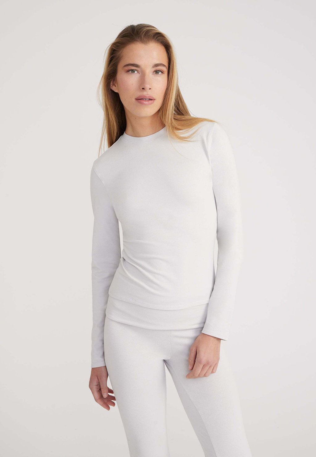 Футболка с длинным рукавом Style Republic, светло-серый
Футболка с длинным рукавом Style Republic, светло-серый