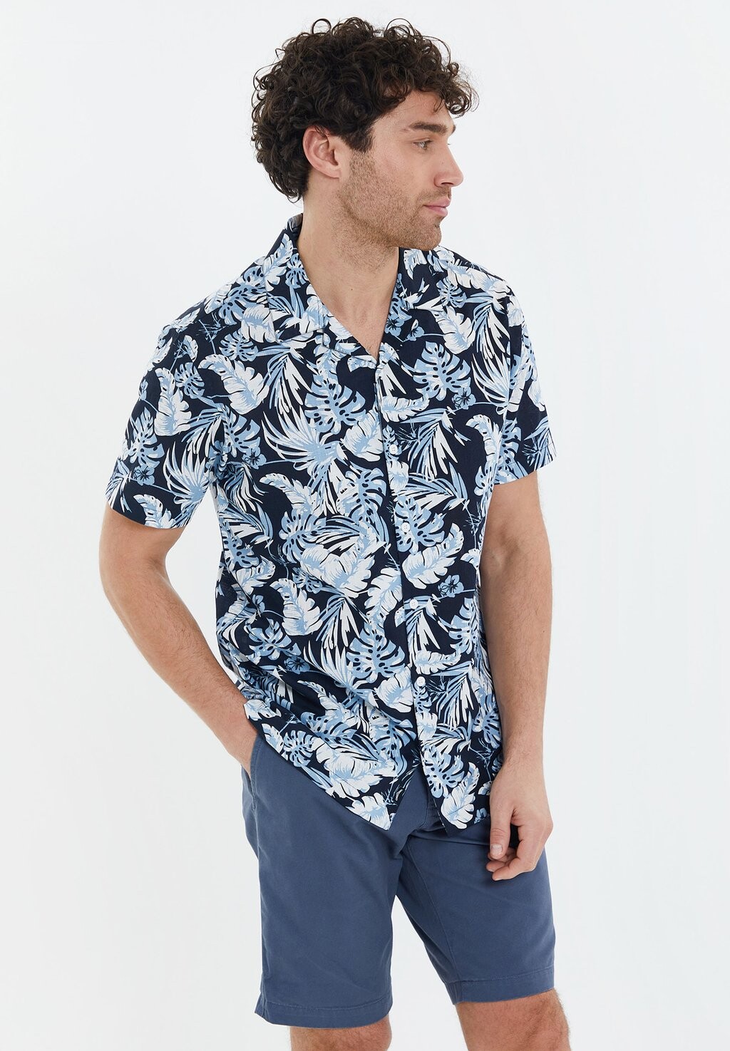 Рубашка Romeo Threadbare, цвет midnight blue
Рубашка Romeo Threadbare, цвет midnight blue