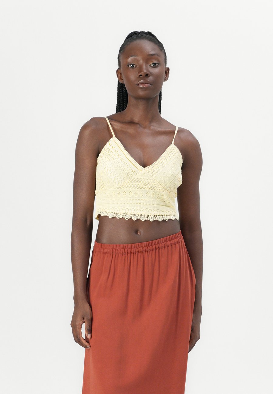 Топ Vero Moda VMHONEY CROPPED, Anise Flower/Light Yellow
Топ Vero Moda VMHONEY CROPPED, Anise Flower/Light Yellow