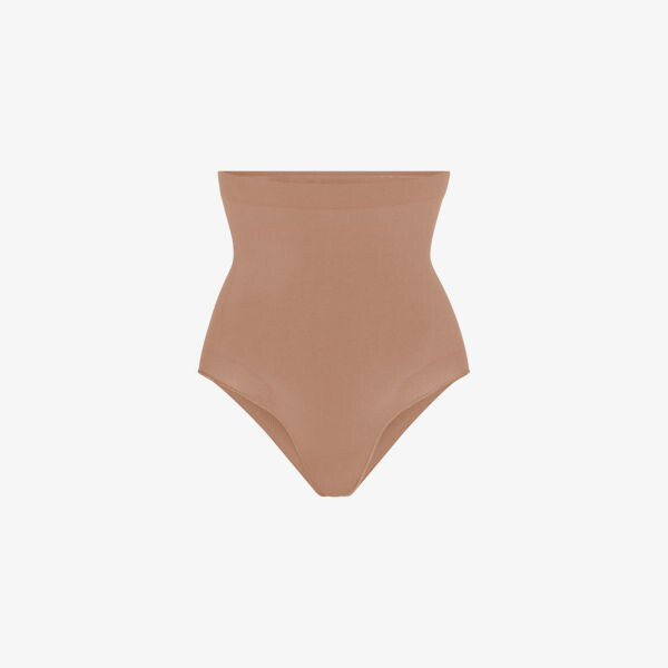 Моделирующие трусы из эластичной ткани с высокой посадкой Skims, цвет sienna
Моделирующие трусы из эластичной ткани с высокой посадкой Skims, цвет sienna