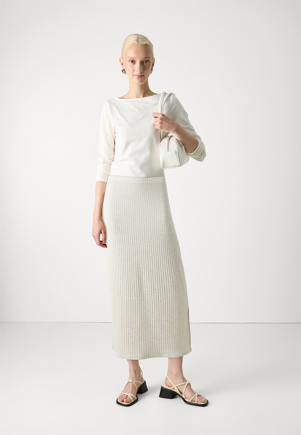 Юбка макси ONLEMMY LONG SLIT TUBE SKIRT ONLY, серый
Юбка макси ONLEMMY LONG SLIT TUBE SKIRT ONLY, серый