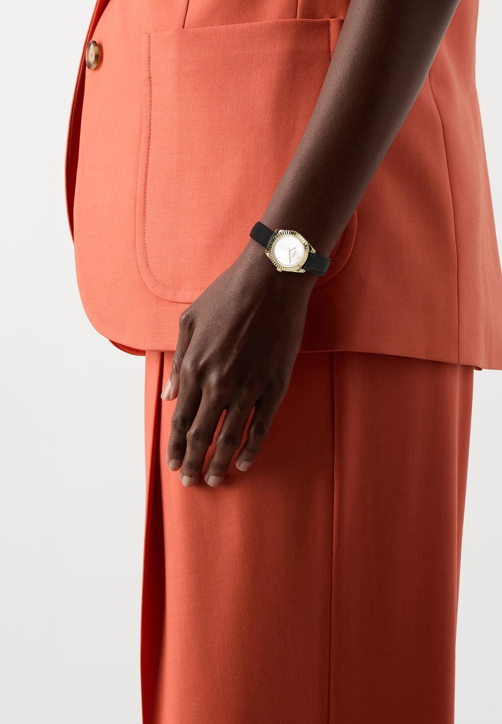 Часы MINI LUNA Guess, черный
Часы MINI LUNA Guess, черный