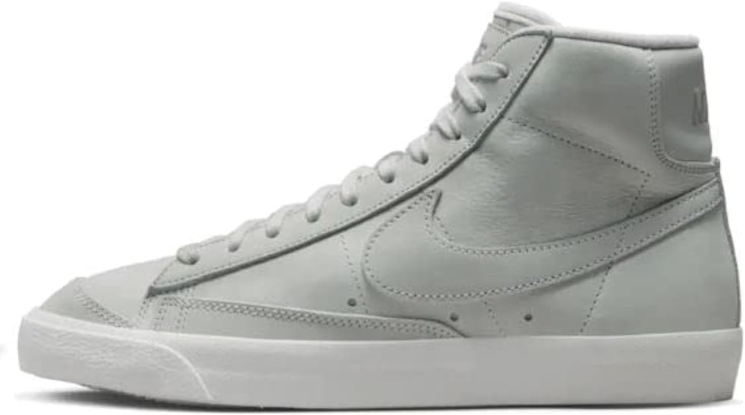 Кроссовки Nike женские Blazer Mid '77 PRM, Photon Dust/Summit White
Кроссовки Nike женские Blazer Mid '77 PRM, Photon Dust/Summit White