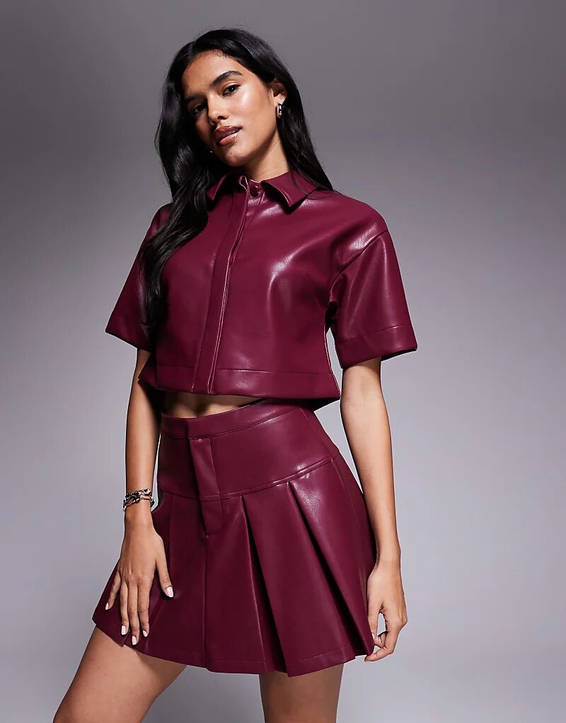 Мини-юбка плиссированная из искусственной кожи ASOS DESIGN бордового цвета
Мини-юбка плиссированная из искусственной кожи ASOS DESIGN бордового цвета