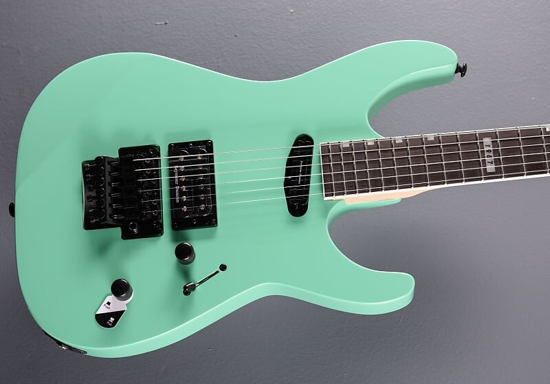 Электрогитара LTD Mirage Deluxe '87 - Turquoise
Электрогитара LTD Mirage Deluxe '87 - Turquoise