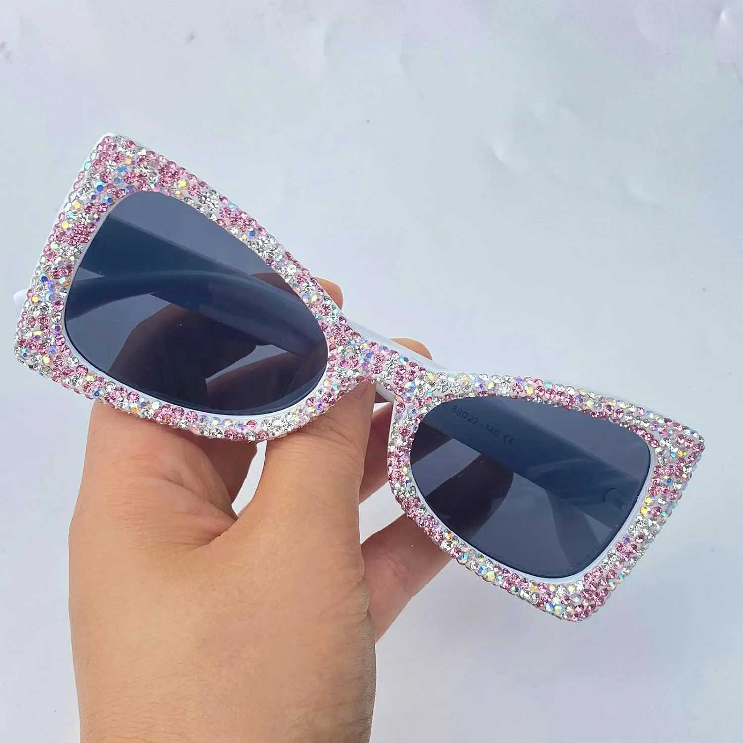 Солнцезащитные очки Y2k с бриллиантами для женщин, модные очки-бабочки Y2k, стильные солнцезащитные очки 2000-х с стразами для женщин mincl, 2pcs-white&pink
Солнцезащитные очки Y2k с бриллиантами для женщин, модные очки-бабочки Y2k, стильные солнцезащитные очки 2000-х с стразами для женщин mincl, 2pcs-white&pink