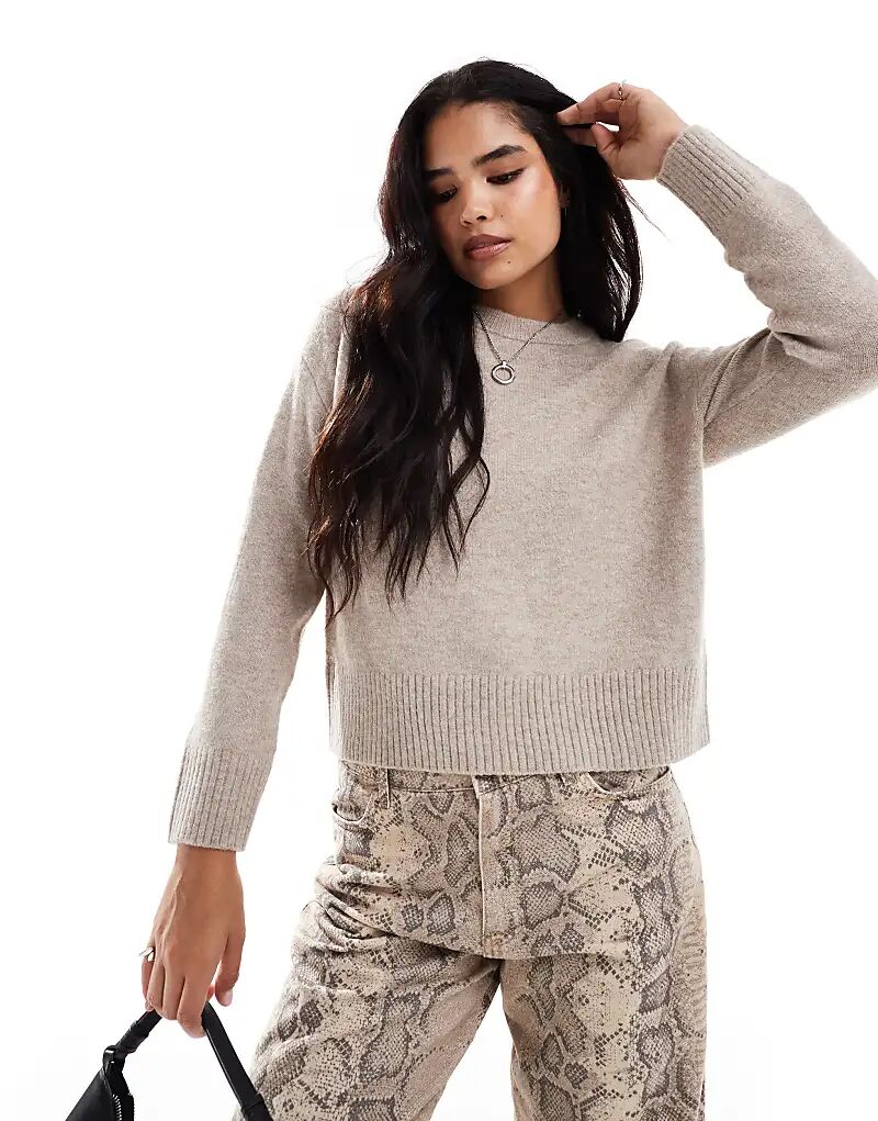 Свитер New Look с круглым вырезом в цвете норки коричневого цвета
Свитер New Look с круглым вырезом в цвете норки коричневого цвета